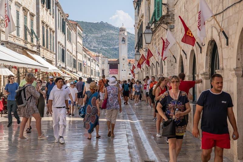 Дубровник е најполн град со туристи во Европа, ги има 36 на секој жител 