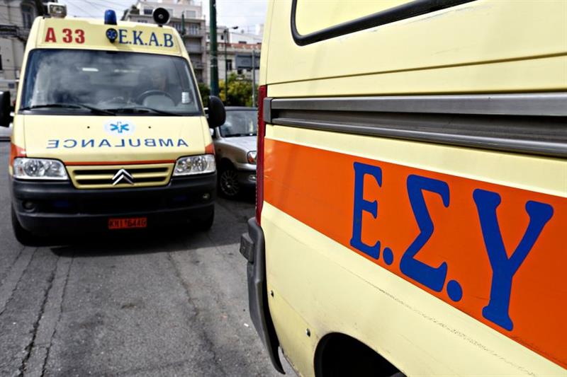 Тригодишно дете во Грција се задавило со грозје - му извадиле три зрна, но предоцна 