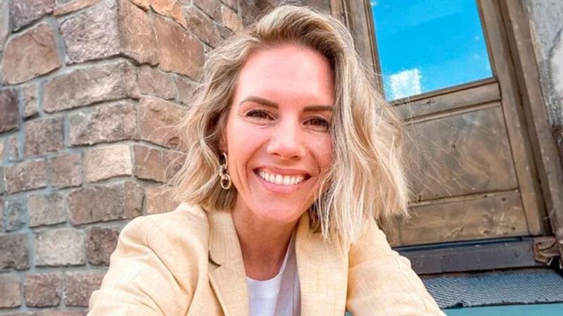 Уапсена позната блогерка зашто ги изгладнувала шесте деца и го држала врзани (ВИДЕО)