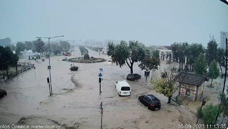 Грција втор ден зафатена од невремето „Даниел“