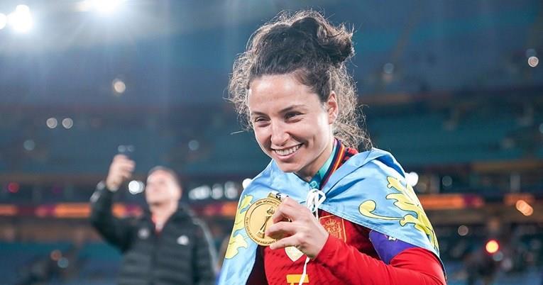 Бизарна грешка: Шпанската влада ја одликуваше сестрата на Икарди 