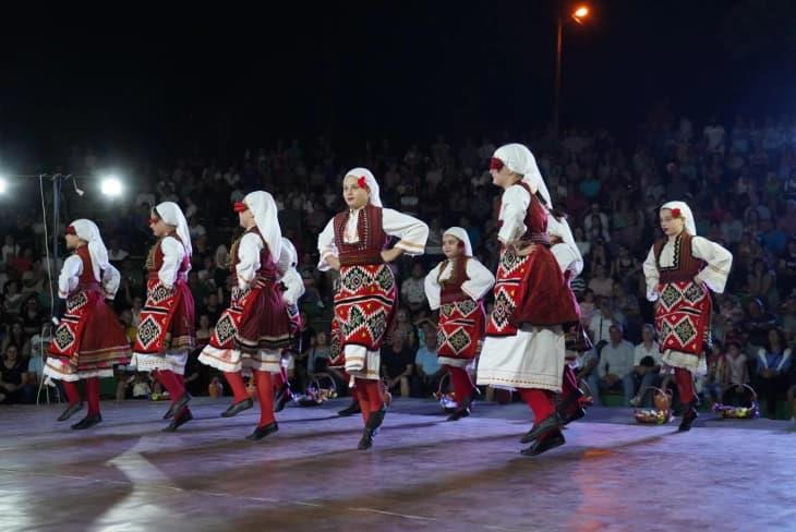 Годишен концерт на фолклорниот ансамбл „Керамичар“