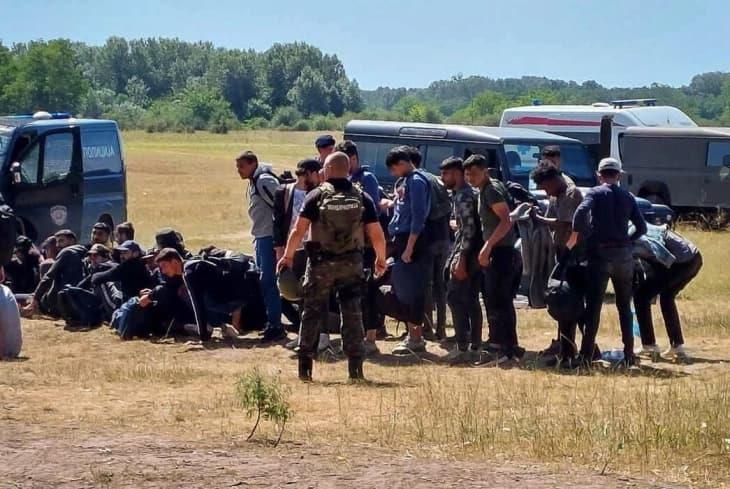 Едно лице загина, а тројца се повредени во пресметка помеѓу мигранти во близина на Суботица