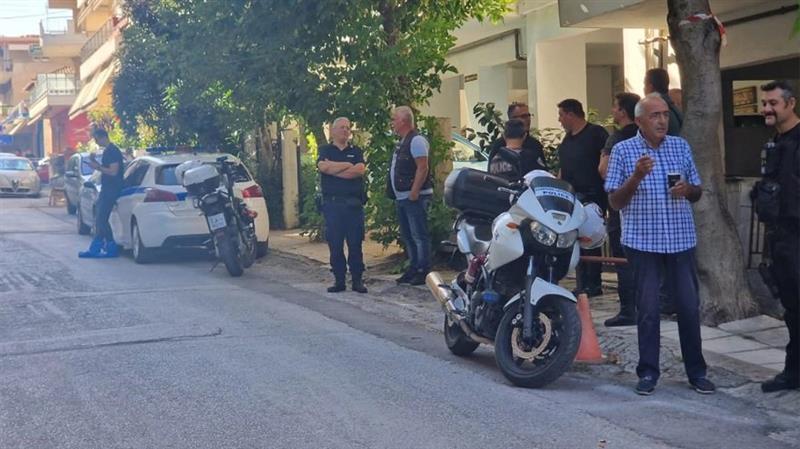 Драма во Солун: Љубоморен полицаец ги однел децата на училиште,ја убил сопругата,па си пресудил