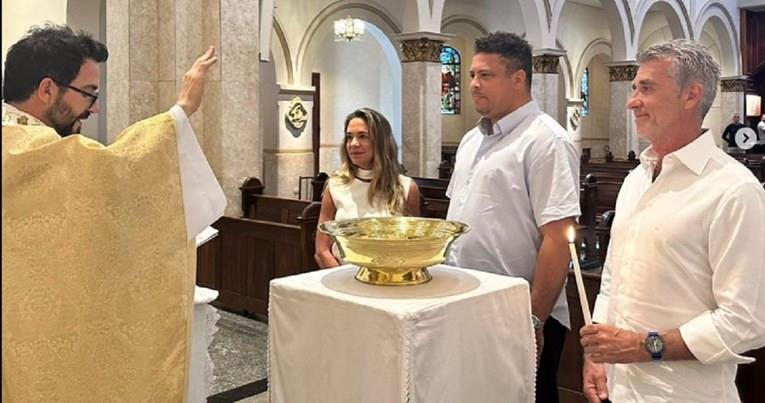 Роналдо се крштеваше на 46 годишна возраст (ФОТО)