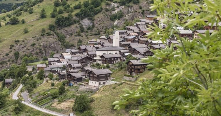 Село во Швајцарија нуди 58.000 евра за секој што ќе се досели, но има неколку предуслови 
