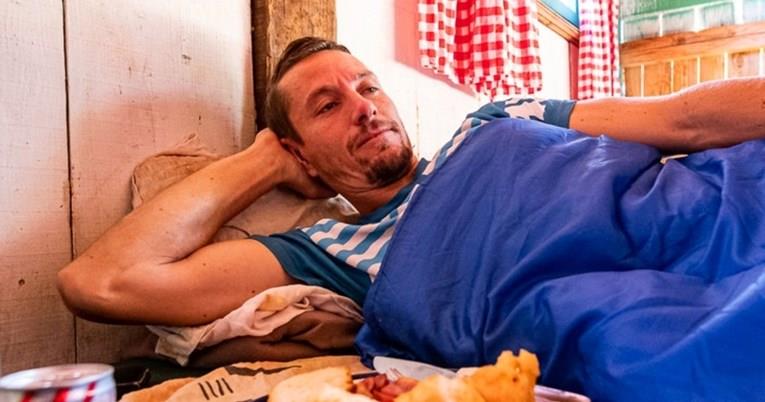 Веќе 30 дена се излежуваат во Црна Гора, натпреварот ги урна сите рекорди