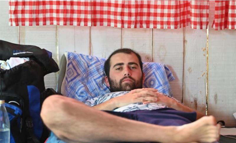 Натпреварувачите во излежување во Црна Гора не попуштаат- лежат цел месец за 1.000 евра награда