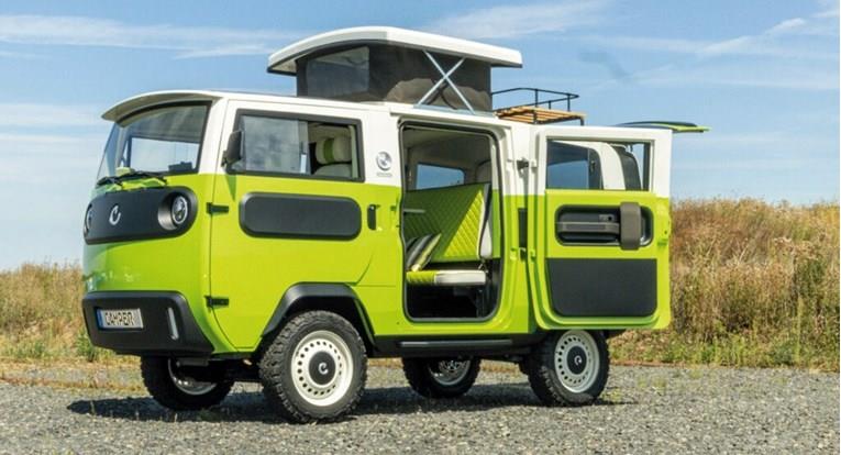 Наскоро почнува продажбата на модуларниот електричен XBUS (ФОТО)