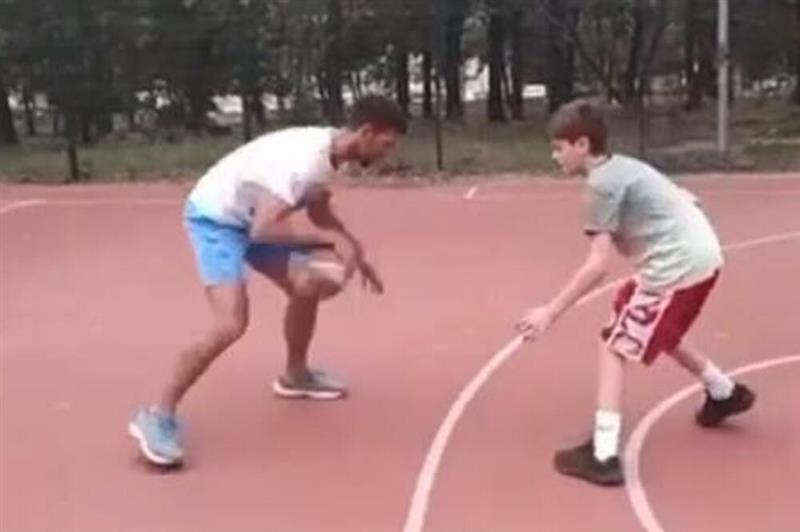 Видео: Ноле  одработи тренинг во Белград и одигра партија баскет 