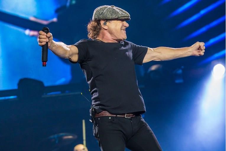 AC/DC по седум години се вратија на сцена, настапија пред 80.000 публика (ВИДЕО)