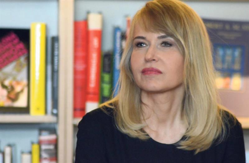 Пола поранешна Југославија воздивнуваше по Аница Добра (фото и видео)