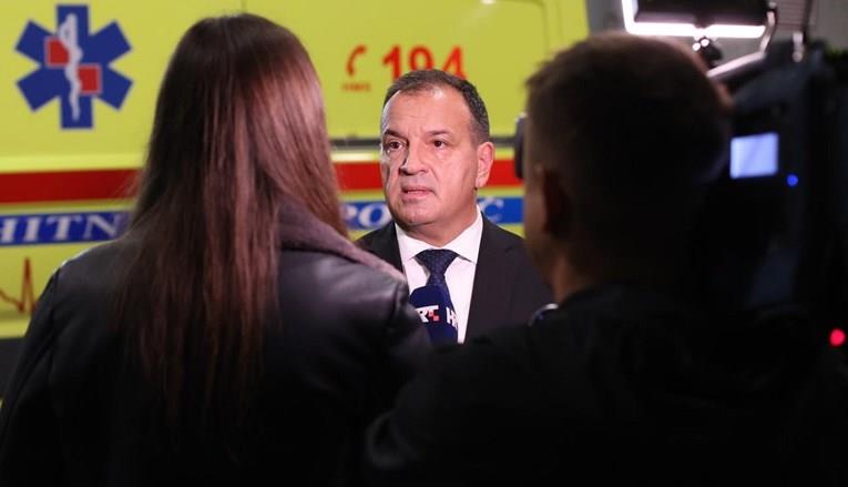 Хрватскиот министер за здравство по појавата на труење со газирани пијалоци: Пијте вода (ВИДЕО)