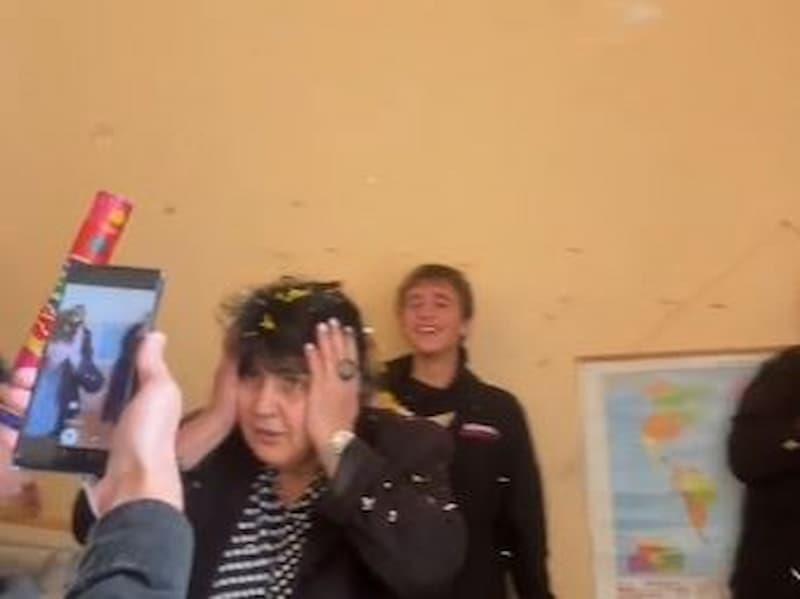 Видео: Прекрасен гест, „тепачката“ се претвори во радост за наставничката