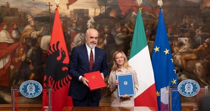 ДП на Италија бара исклучување на СП на Албанија од Европската социјалистичка партија