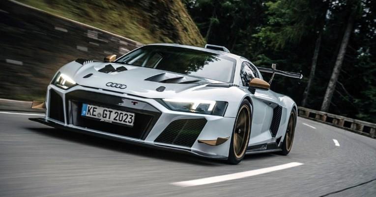 Audi R8 стана „ракета“ на патиштата за 600.000 евра (ВИДЕО)