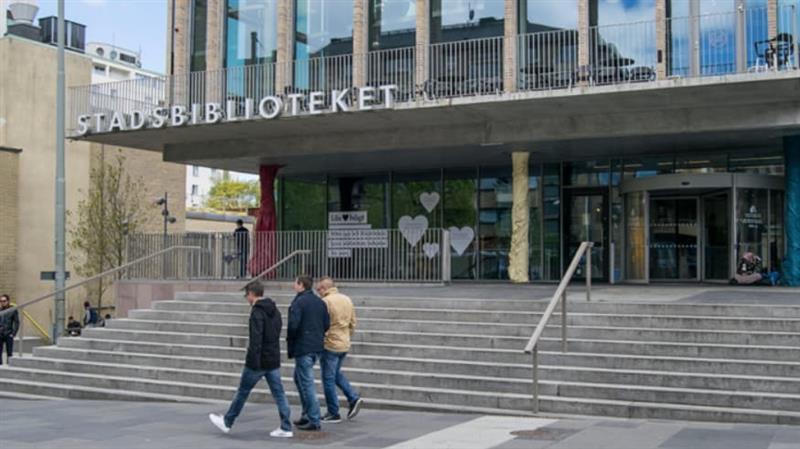 Заборавиле да ја заклучат библиотеката на неработен ден,во неа влегле 450 луѓе,сѐ било на место