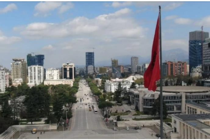 Албанија: Неприродното јакнење на лекот во однос на еврото предизвикало штета од 100 мил.евра