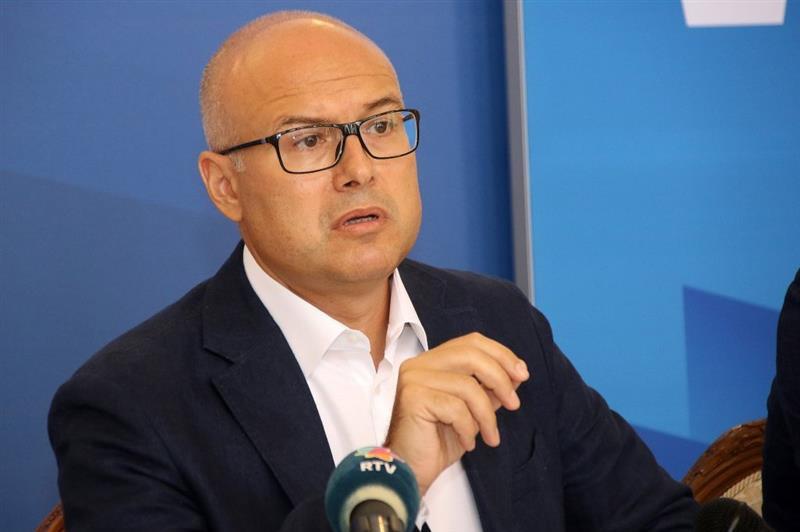 Вучевиќ: Никој не може насилно да ја поништи изборната волја на граѓаните