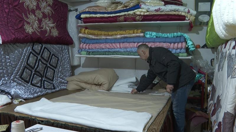Сторија на Канал 5: Во Скопје има уште еден јораганџија кој шие рачно