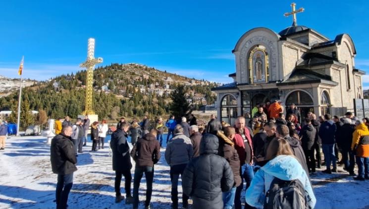 Манастирската црква на Попова Шапка го празнуваше патронот Свети Наум Охридски Чудотворец