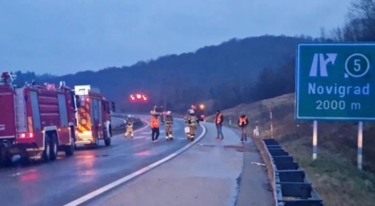 Тројца загинати и 12 повредени во сообраќајка во Хрватска