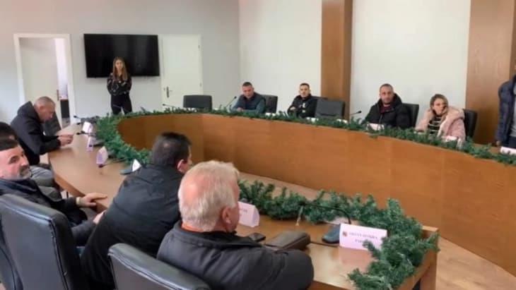 По скандалот со лажните потврди за „бугарско потекло", се бара истрага за градоначалничката