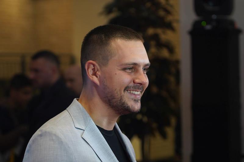 Најпопуларниот актер на Балканот, Милош Биковиќ стана татко