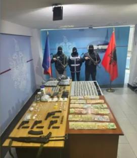 Во голема акција албанската полиција уапси 273 лица, запленети се оружје, дрога и пари
