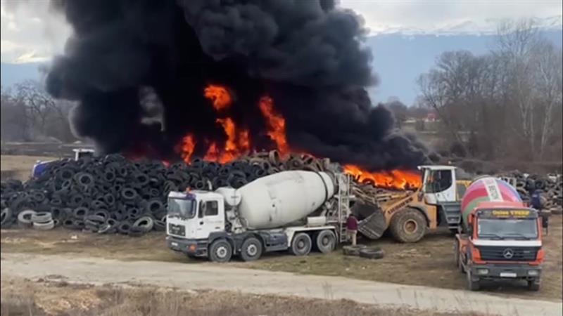 Горат купишта автомобилски гуми во Желино (видео)
