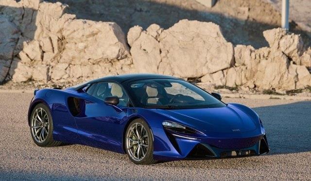 Фото: Најбрзиот „пајак“ на патиштата: „McLaren Artura Spider“