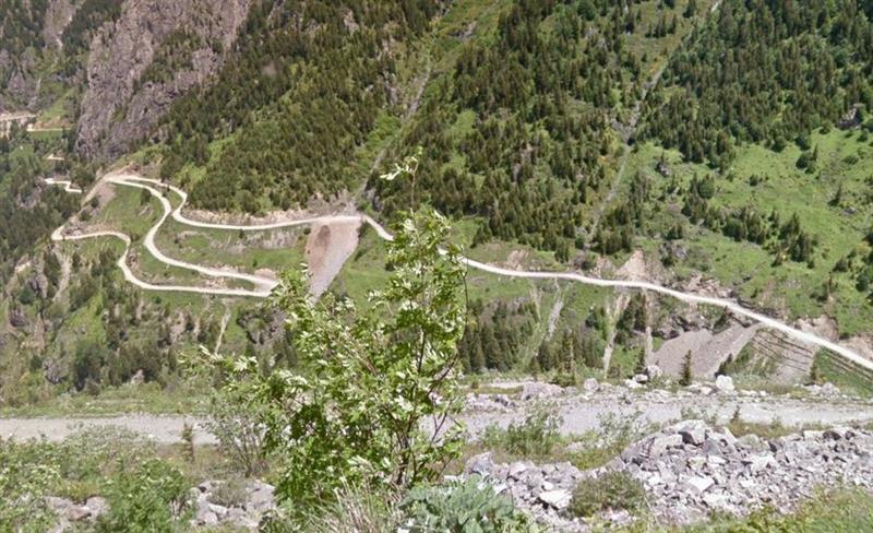 Најопасниот пат на светот се наоѓа во Турција, само најхрабрите возат по него (ВИДЕО)