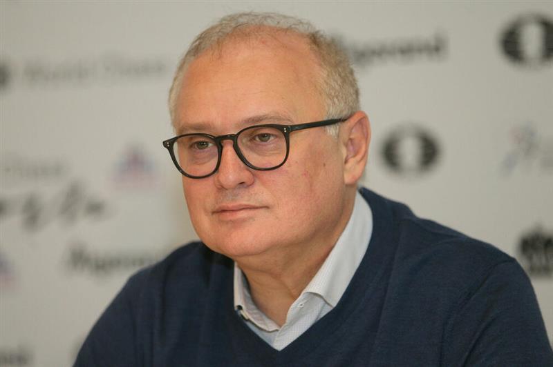 Весиќ: Граѓаните на Косово со српска лична карта можат да работат во Македонија и Албанија