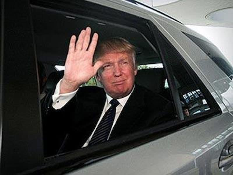 Трамп не бира зборови: „Електричните автомобили ги поддржуваат многу глупави луѓе“