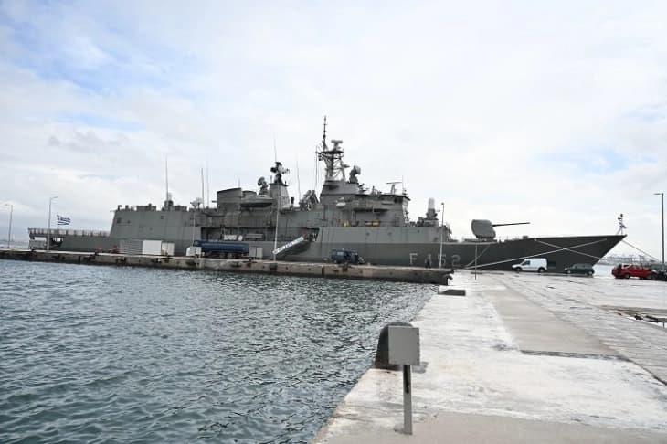 Грчката фрегата во Црвеното море интервенирала против две беспилотни летала