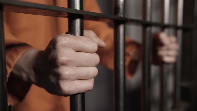 По грешка по два часа го пуштиле од затвор, па почнале потера- тој ги изненадил со гестот 
