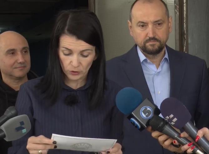 Костадиновска Стојчевска: Да се одложат одредени проекти во МКЦ додека да се реши статусот 