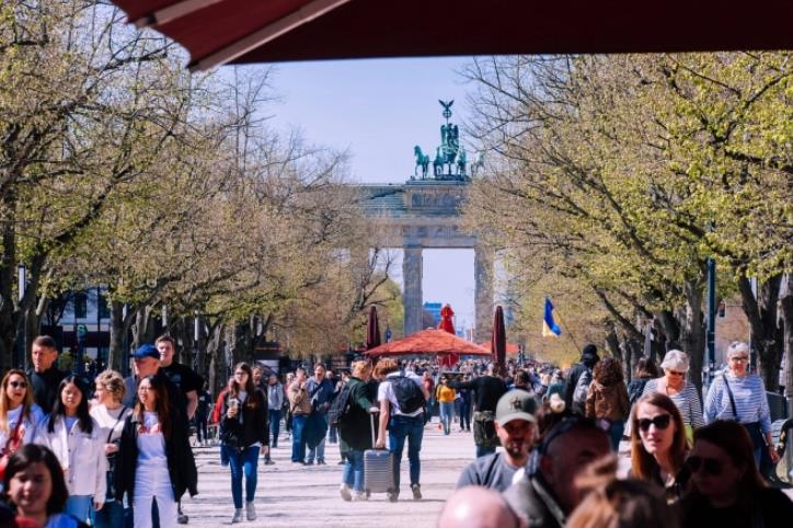 Социјалната нееднаквост во Германија се зголемува, три милиони деца живеат во сиромаштија