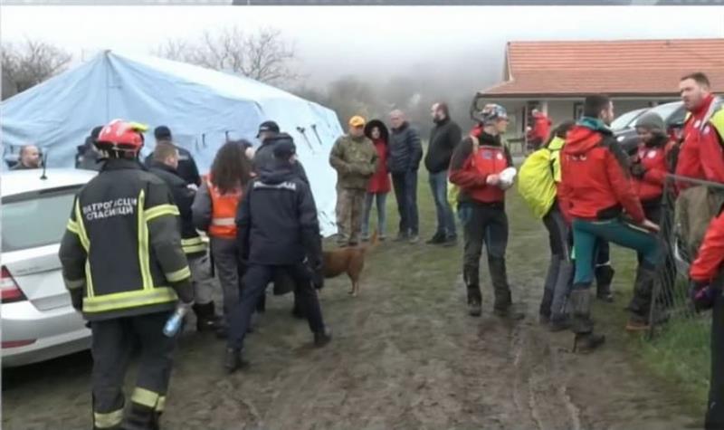 Пред куќата од каде што исчезна малата Данка, српската полиција постави шатор