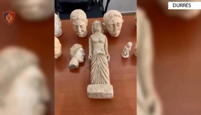 Албанската полиција спречи шверц на артефакти и икони