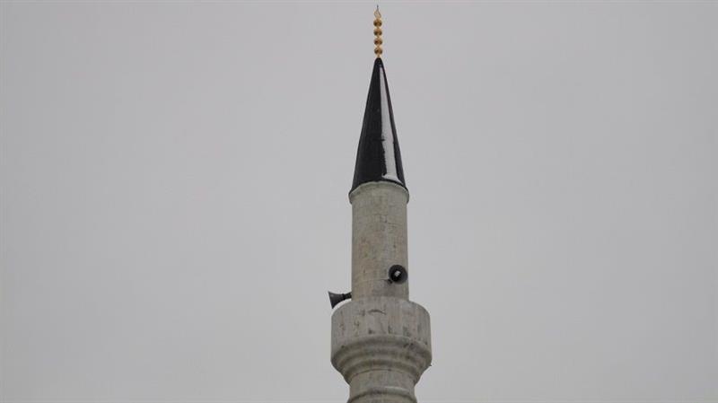 Непознати напаѓачи пукале на џамија во Франција 