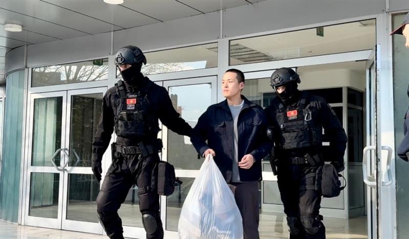 Црногорскиот министер за правда ќе пресече каде ќе биде екстрадиран „кралот на криптовалутите“