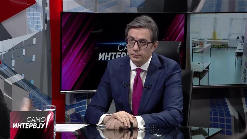 Пендаровски: Вметнувањето на Бугарите во уставот е да се спаси нивниот образ