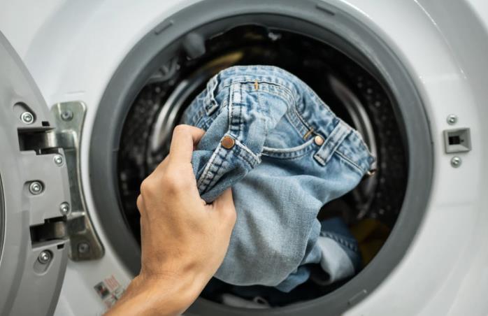 Зошто не треба да ја перете облеката во машина на 30 или 40 степени 