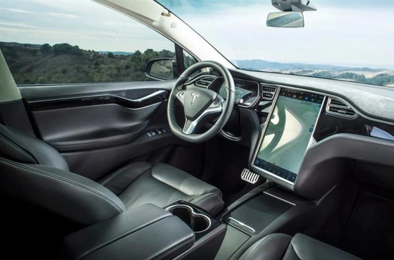 „Tesla“: Идентификуван проблем кај 125.000 возила
