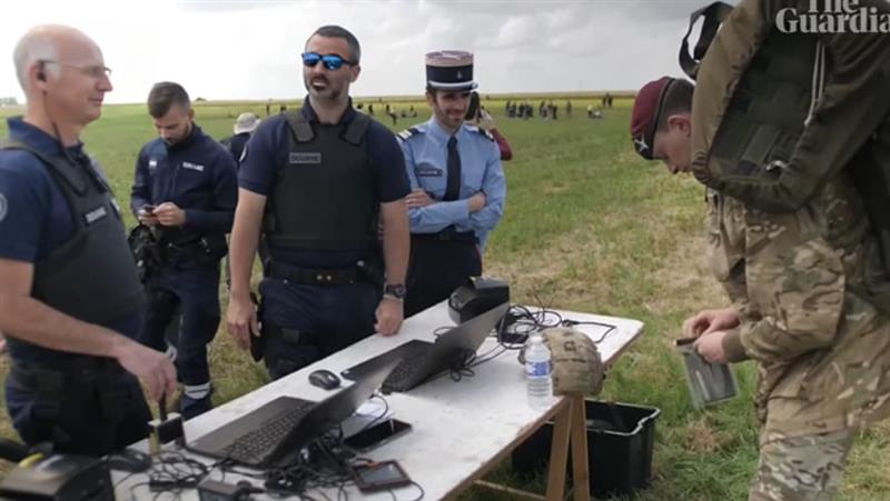 400 британски падобранци се спуштија во Нормандија, Французите веднаш им ги побараа пасошите 