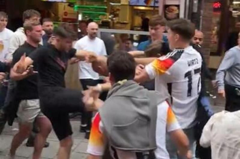 Видео: Судир меѓу германски и англиски фанови на ЕУРО