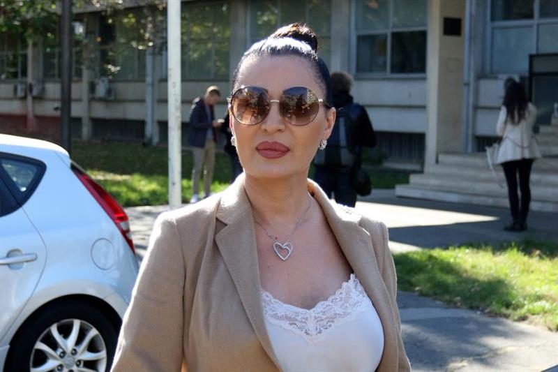 Цеца не се соочи на суд со Карлеуша, таа не се појави на закажаното рочиште 