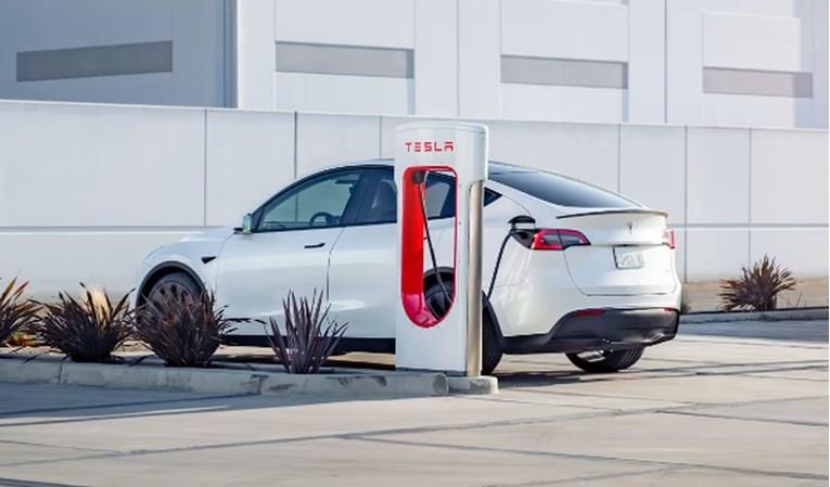 Tesla Model Y доби одобрение во Кина да го возат државните функционери 