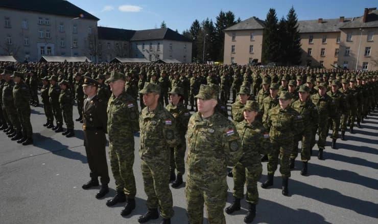 ХРТ: Почнувајќи од следната година, Хрватска повторно ќе го воведе воениот рок